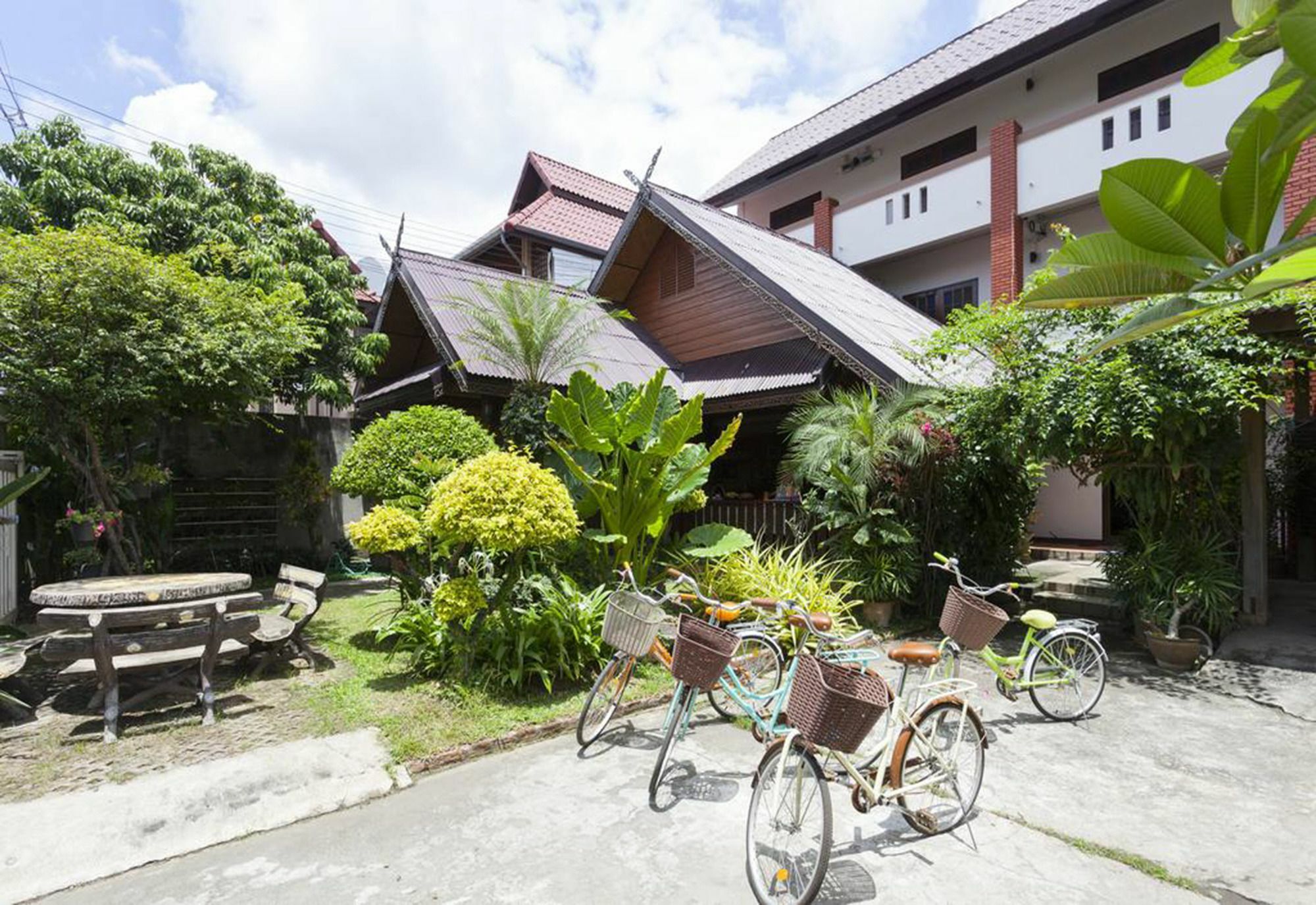 Little Home Guest House Chiang Mai Exteriör bild